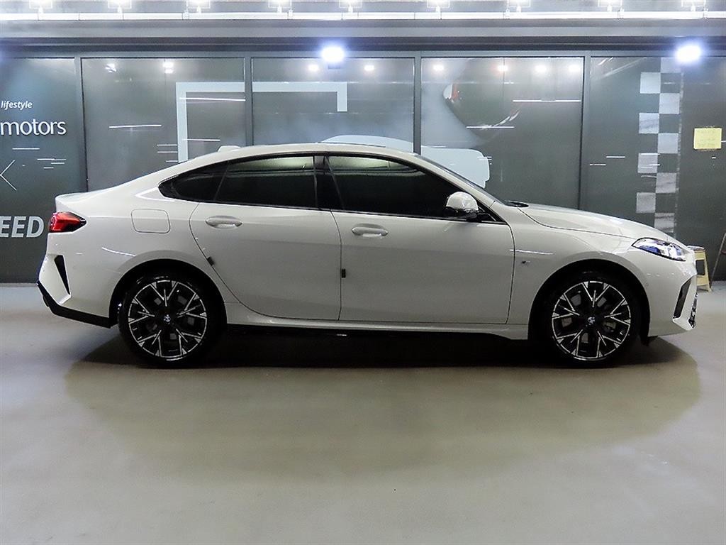 BMW 2시리즈 2시리즈 그란쿠페 (F74) 220 그란쿠페 M 스포츠 이미지 3