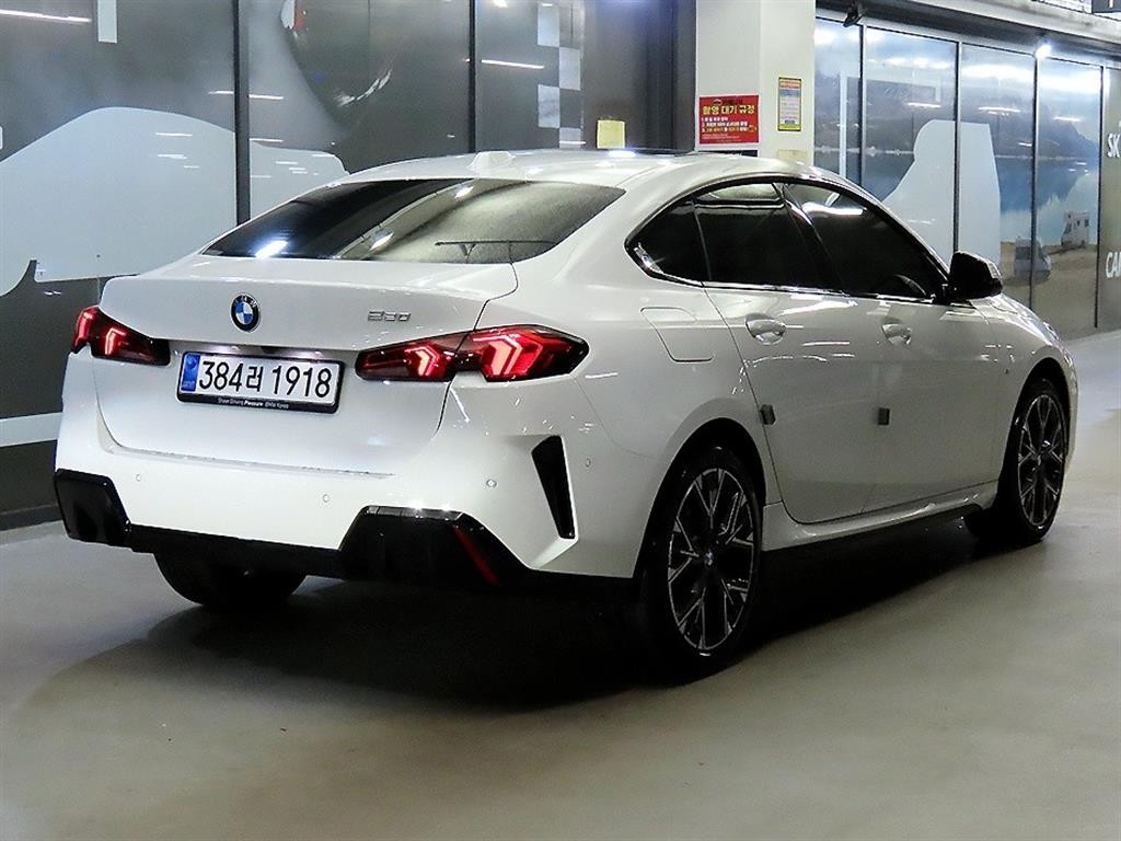 BMW 2시리즈 2시리즈 그란쿠페 (F74) 220 그란쿠페 M 스포츠 이미지 4