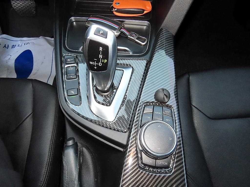 BMW 3시리즈 3시리즈 (F30) 320d 이미지 11