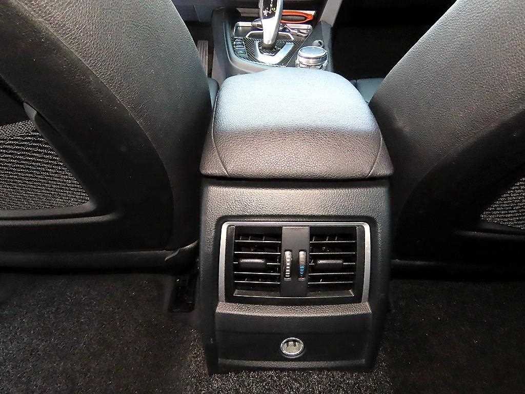 BMW 3시리즈 3시리즈 (F30) 320d 이미지 17