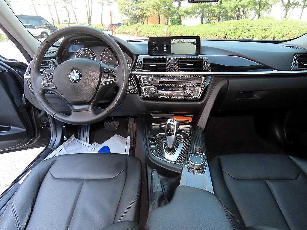 BMW 3시리즈 3시리즈 (F30) 320d 이미지 7