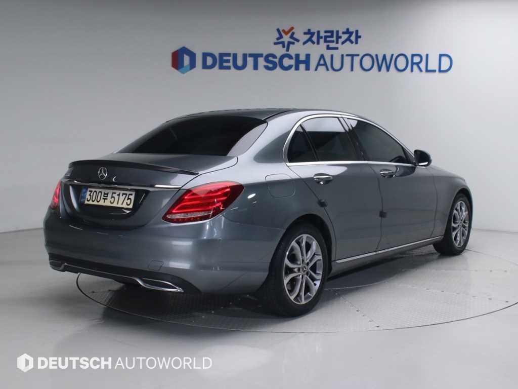벤츠 C 클래스 C클래스 W205 C200 아방가르드 이미지 2