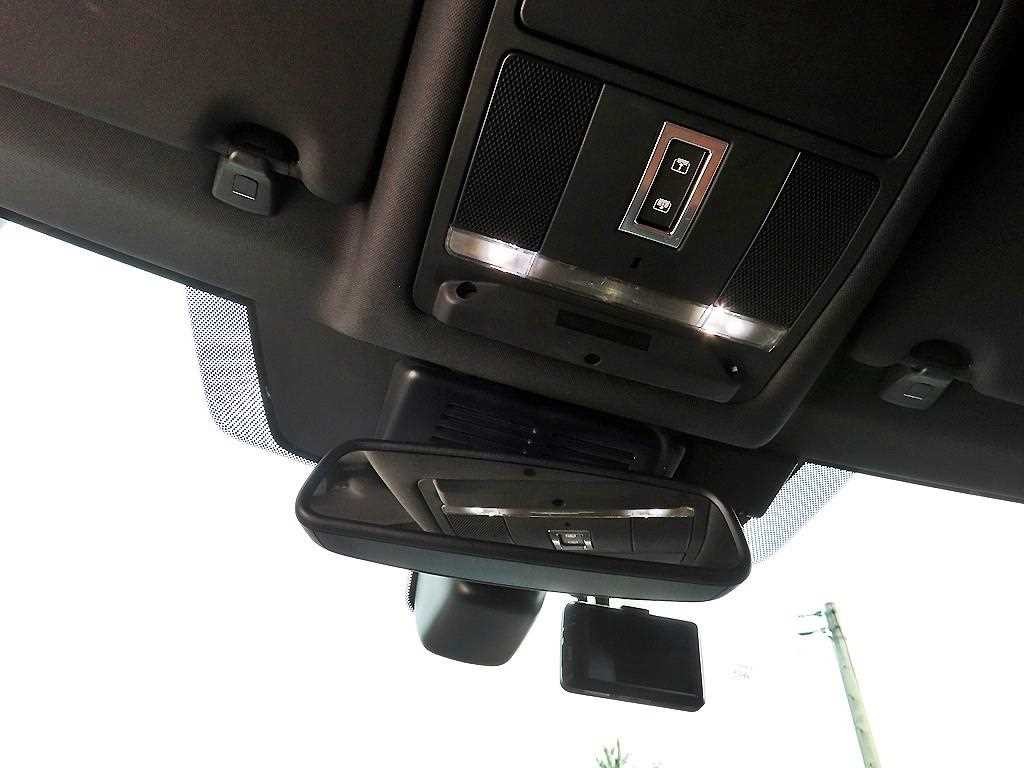 랜드로버 디스커버리 스포츠 2.0 TD4 HSE 럭셔리 이미지 14
