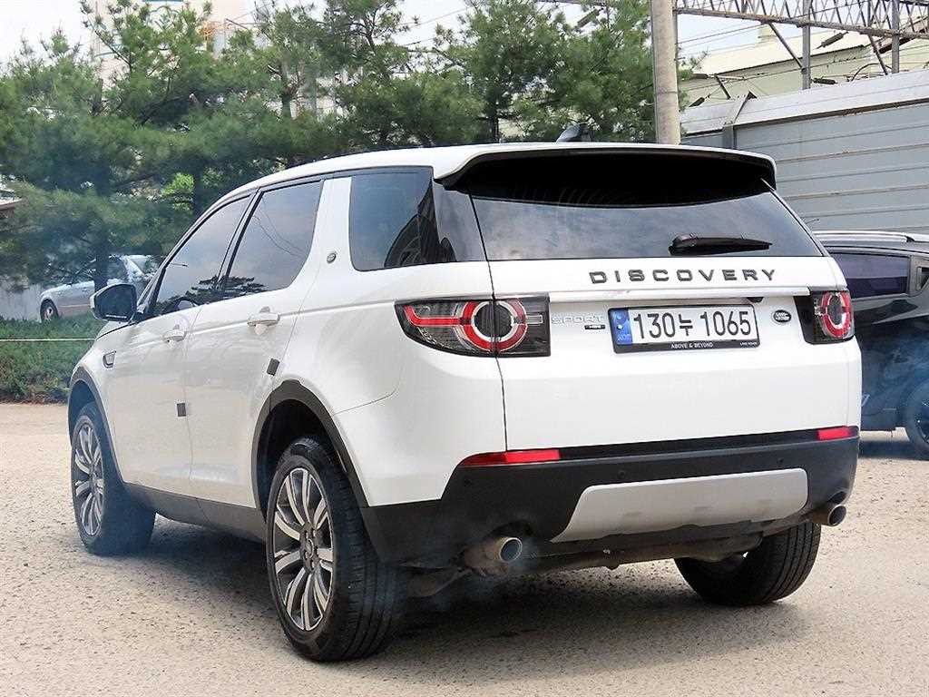 랜드로버 디스커버리 스포츠 2.0 TD4 HSE 럭셔리 이미지 3