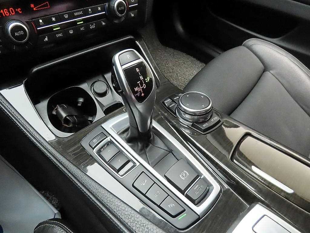 BMW 5시리즈 5시리즈 (F10) 528i xDrive 럭셔리 플러스 이미지 10