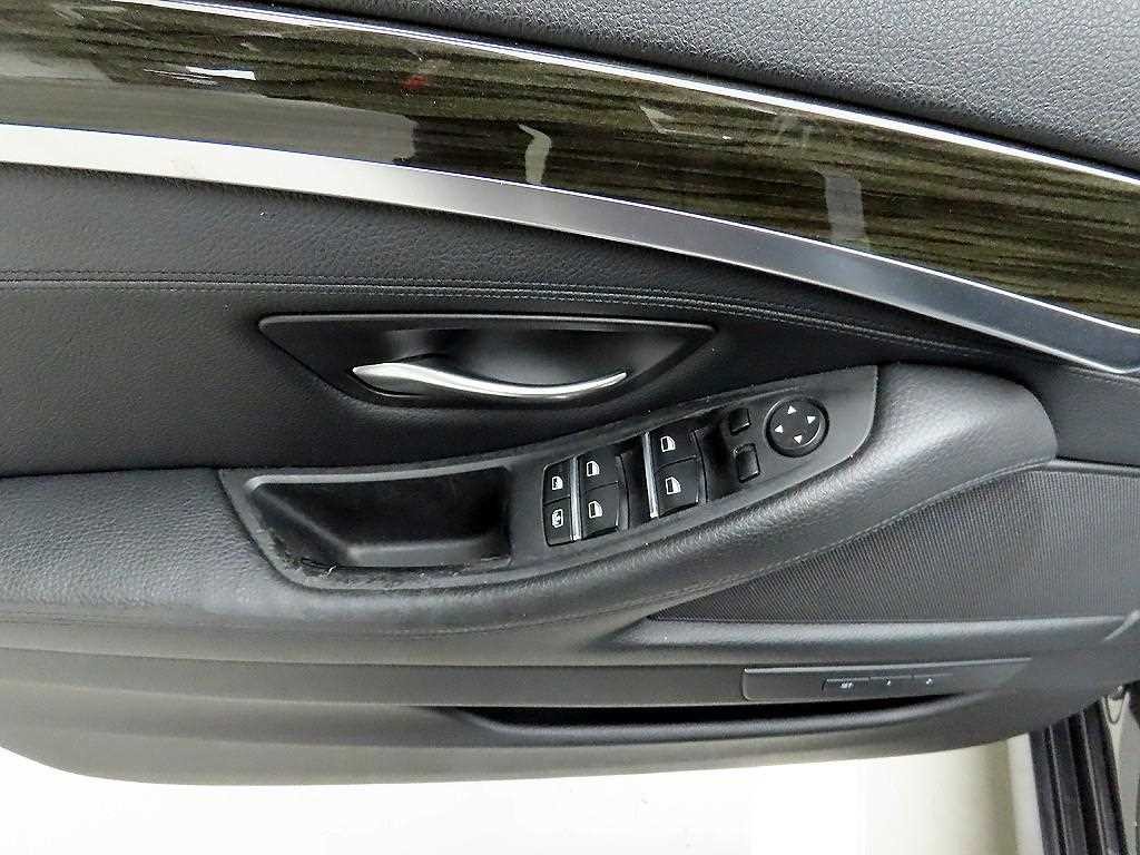 BMW 5시리즈 5시리즈 (F10) 528i xDrive 럭셔리 플러스 이미지 11