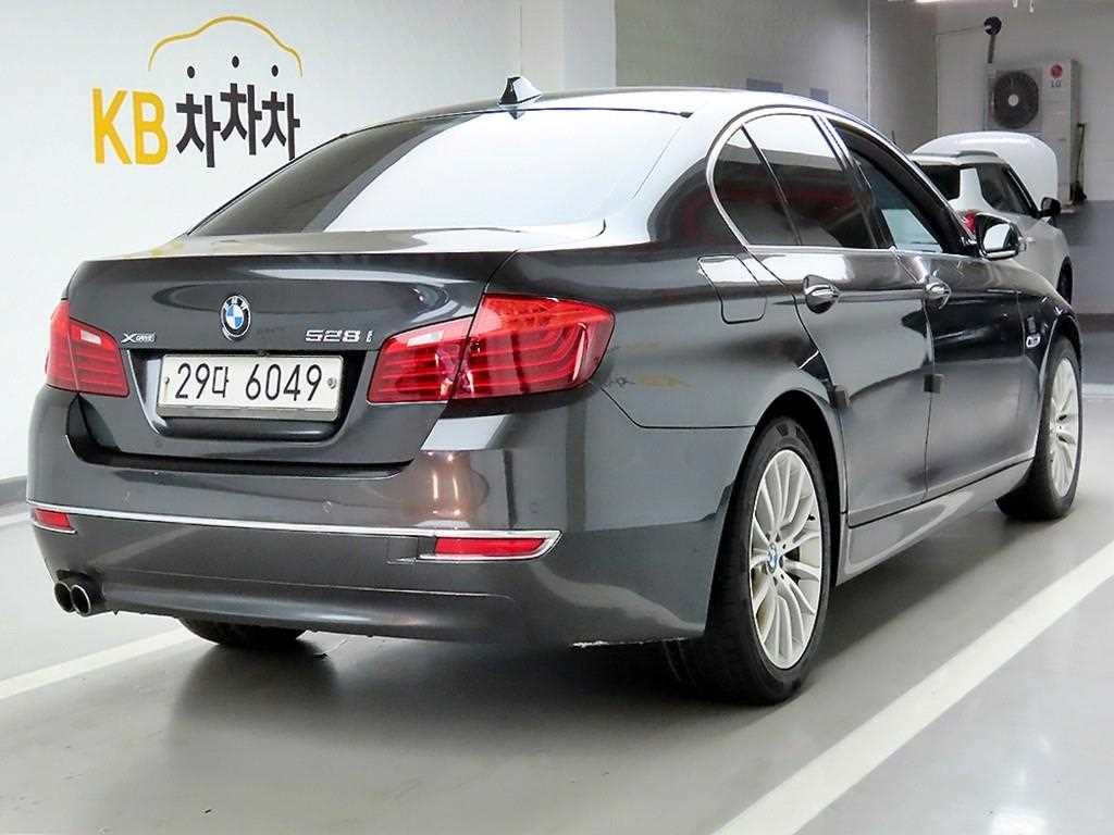 BMW 5시리즈 5시리즈 (F10) 528i xDrive 럭셔리 플러스 이미지 4