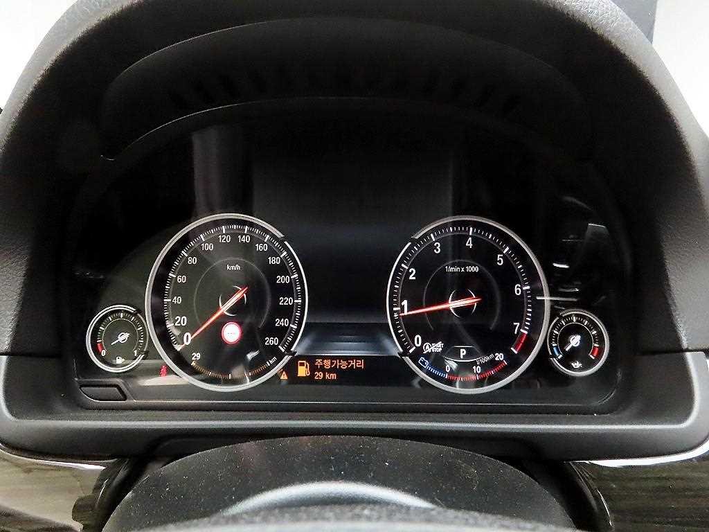 BMW 5시리즈 5시리즈 (F10) 528i xDrive 럭셔리 플러스 이미지 6