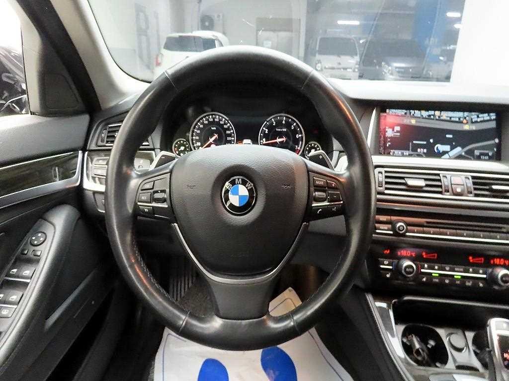 BMW 5시리즈 5시리즈 (F10) 528i xDrive 럭셔리 플러스 이미지 7