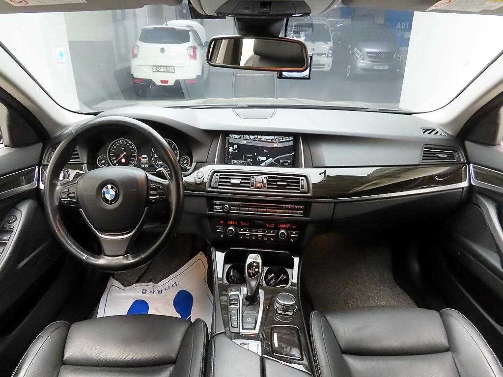 BMW 5시리즈 5시리즈 (F10) 528i xDrive 럭셔리 플러스 이미지 8