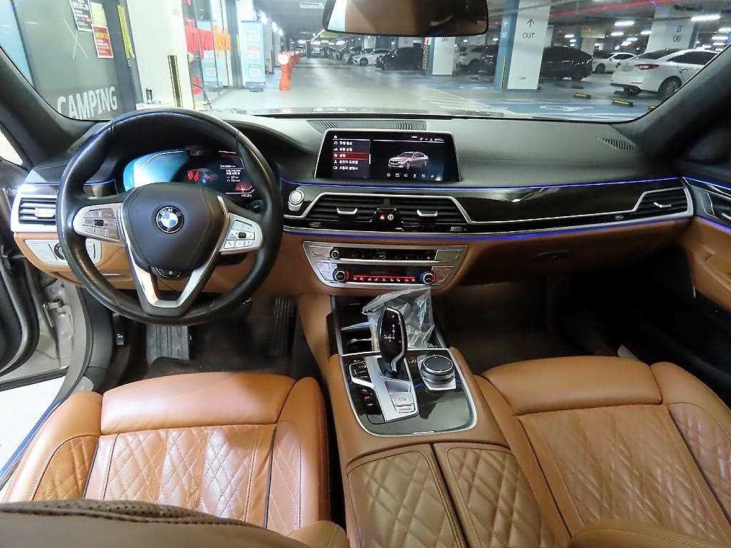 BMW 7시리즈 7시리즈 (G11) 730d xDrive 디자인 퓨어 엑설런스 이미지 10