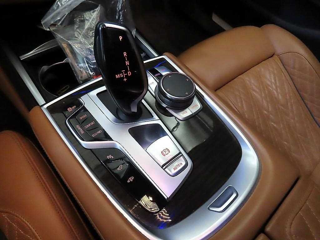 BMW 7시리즈 7시리즈 (G11) 730d xDrive 디자인 퓨어 엑설런스 이미지 12