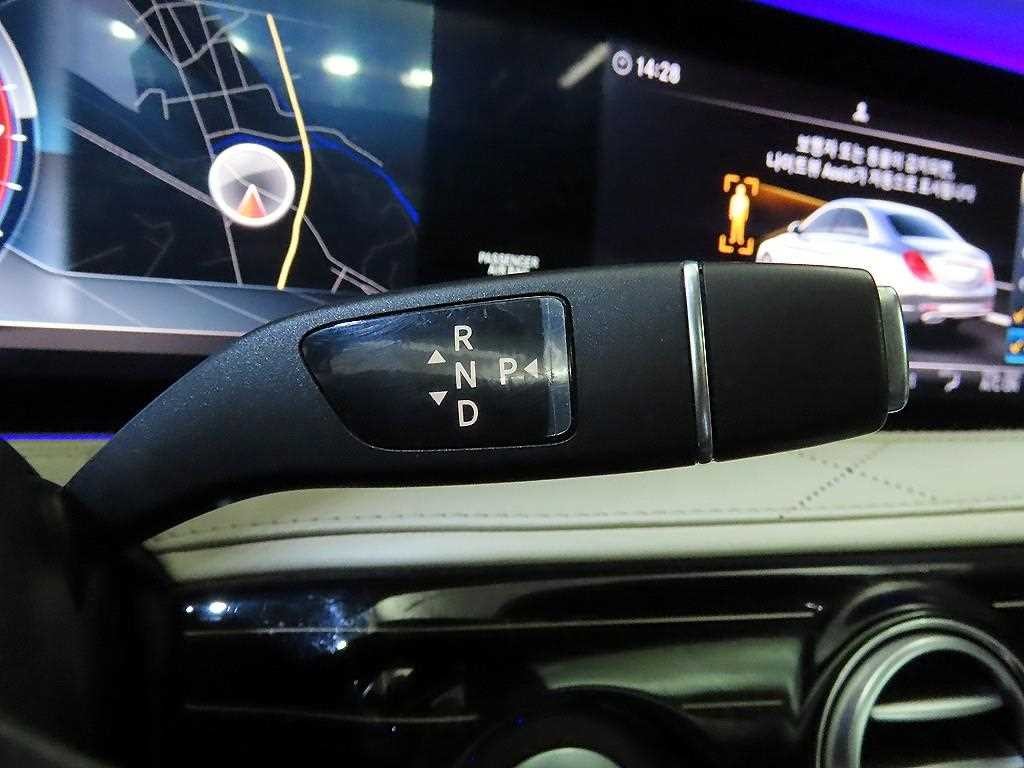 벤츠 S 클래스 S클래스-W222 마이바흐 S 560 4MATIC 이미지 12