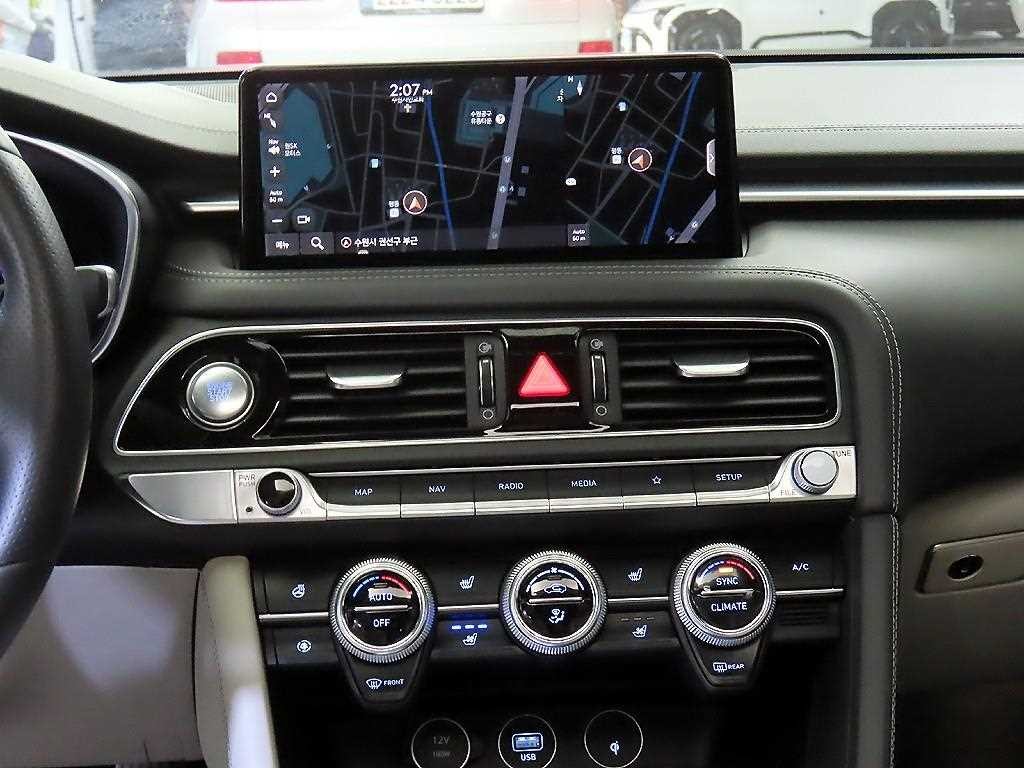 제네시스 G70 더 뉴 G70 가솔린 2.0T 4WD 기본형 이미지 11