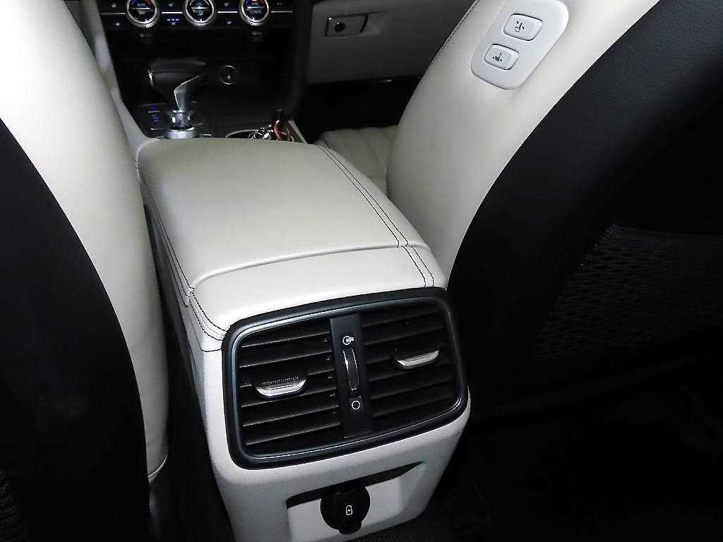 제네시스 G70 더 뉴 G70 가솔린 2.0T 4WD 기본형 이미지 15