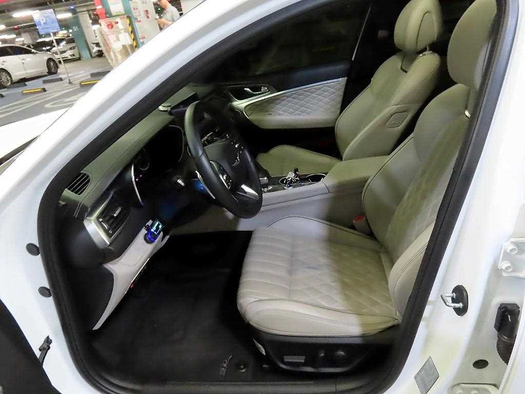 제네시스 G70 더 뉴 G70 가솔린 2.0T 4WD 기본형 이미지 6