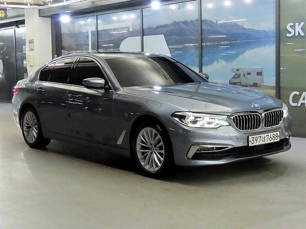 BMW 5시리즈 5시리즈 (G30) 520d xDrive 럭셔리 플러스 이미지 1