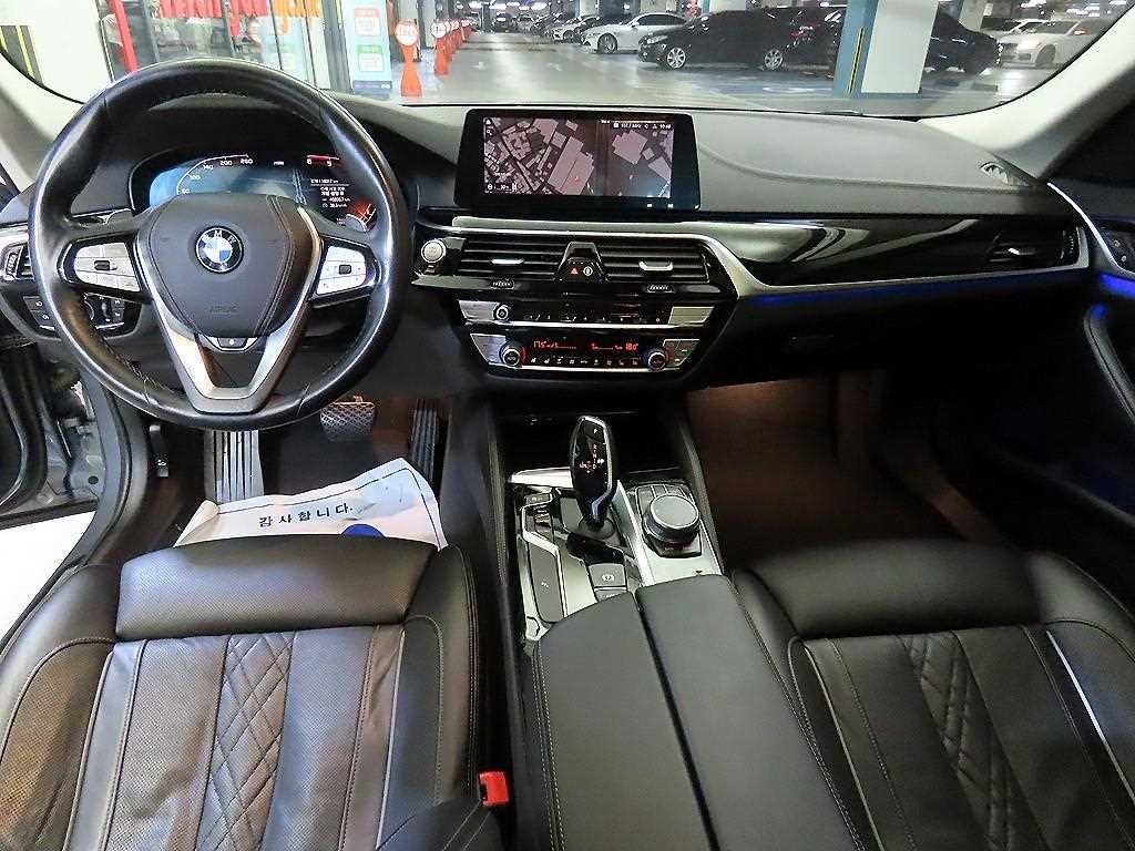 BMW 5시리즈 5시리즈 (G30) 520d xDrive 럭셔리 플러스 이미지 10