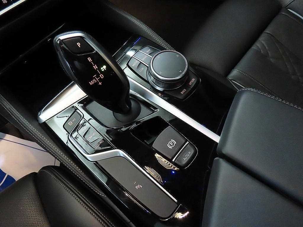 BMW 5시리즈 5시리즈 (G30) 520d xDrive 럭셔리 플러스 이미지 12