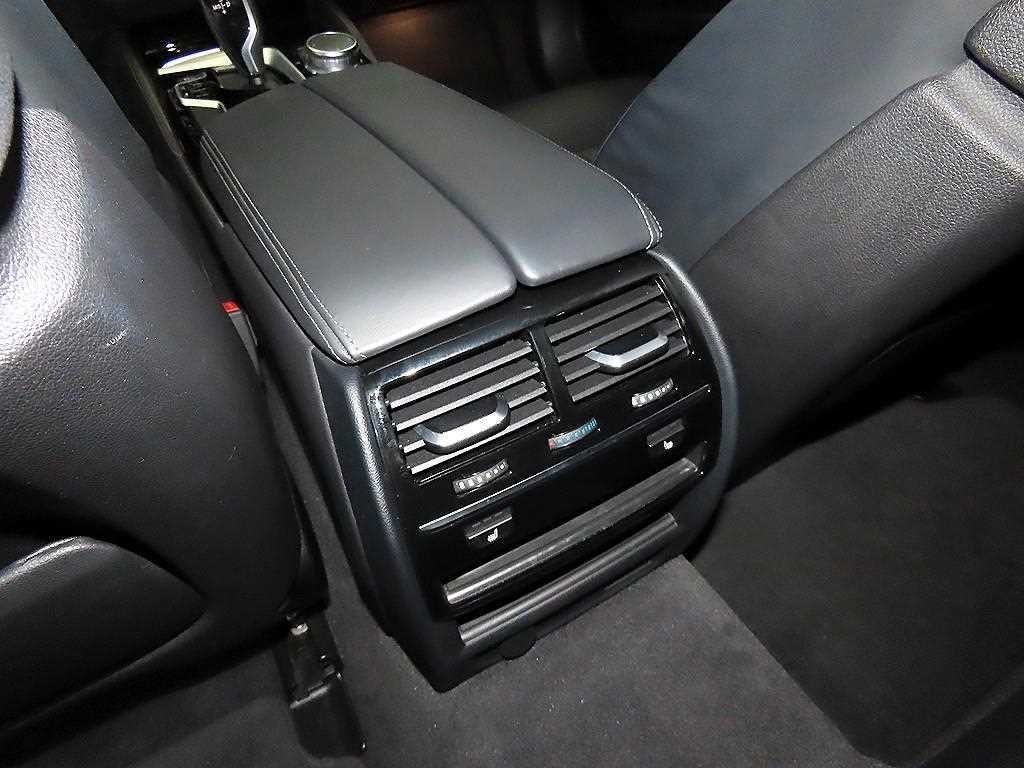BMW 5시리즈 5시리즈 (G30) 520d xDrive 럭셔리 플러스 이미지 15