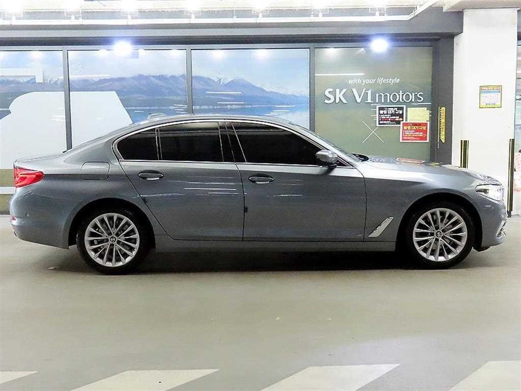 BMW 5시리즈 5시리즈 (G30) 520d xDrive 럭셔리 플러스 이미지 3
