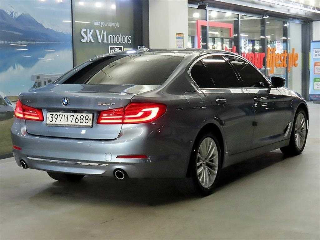BMW 5시리즈 5시리즈 (G30) 520d xDrive 럭셔리 플러스 이미지 4