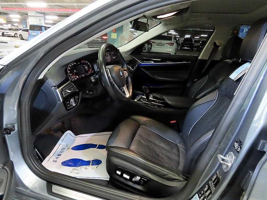 BMW 5시리즈 5시리즈 (G30) 520d xDrive 럭셔리 플러스 이미지 6