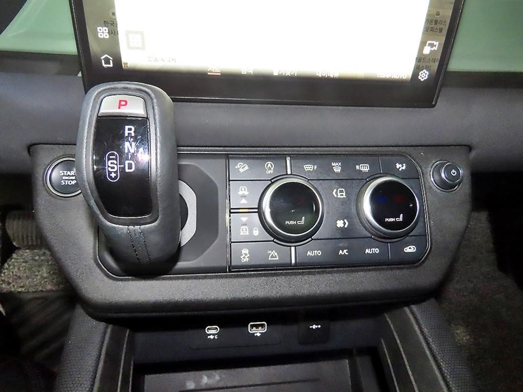 랜드로버 디펜더 디펜더 (L663) 110 D300 HSE 이미지 12