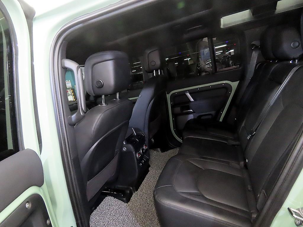 랜드로버 디펜더 디펜더 (L663) 110 D300 HSE 이미지 7