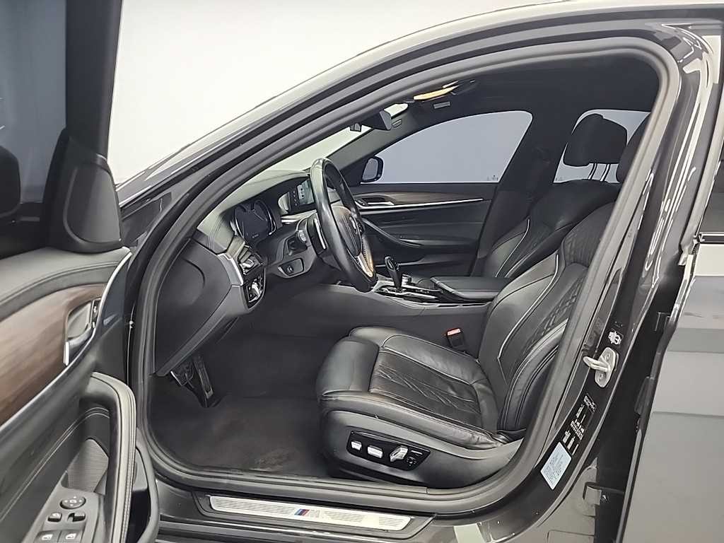 BMW 5시리즈 5시리즈 (G30) 520d M 스포츠 플러스 이미지 11