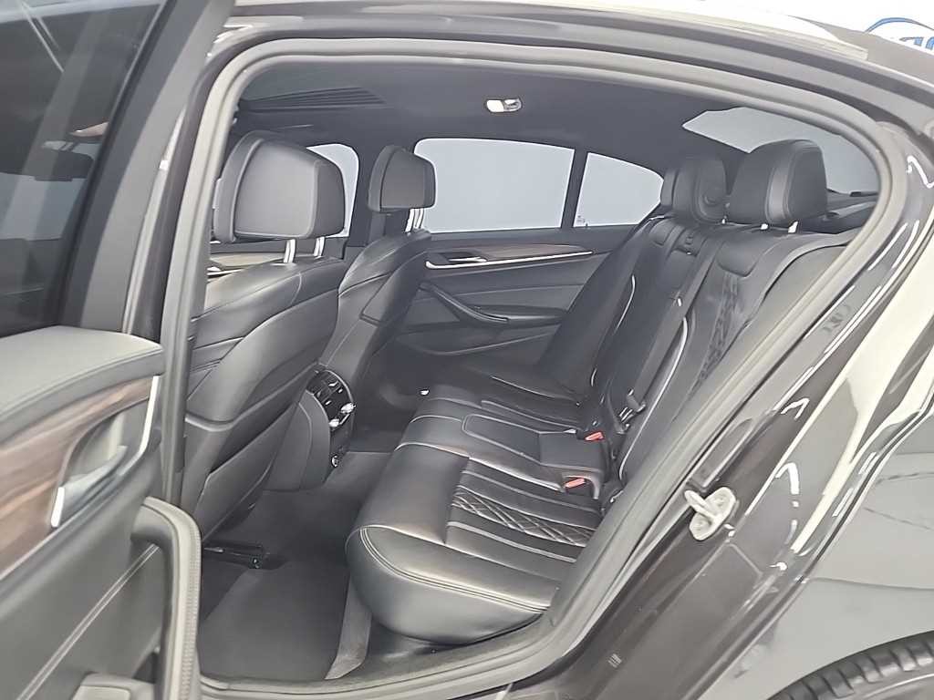 BMW 5시리즈 5시리즈 (G30) 520d M 스포츠 플러스 이미지 12