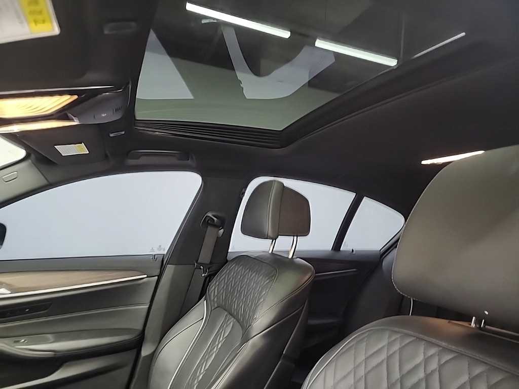 BMW 5시리즈 5시리즈 (G30) 520d M 스포츠 플러스 이미지 14
