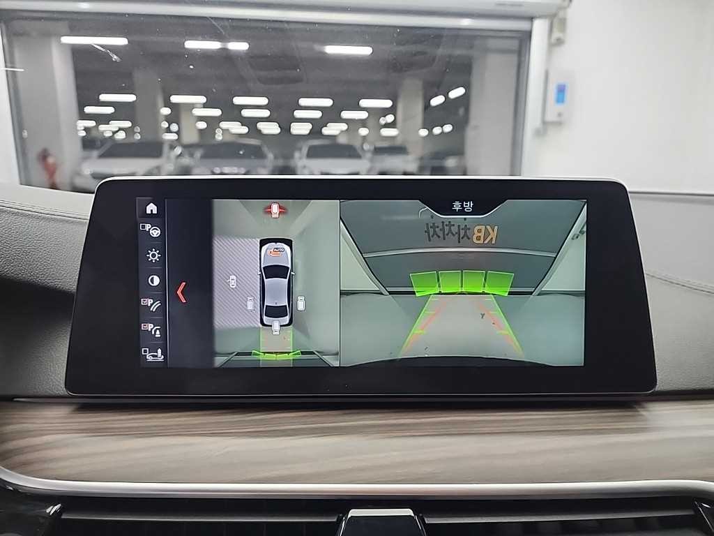 BMW 5시리즈 5시리즈 (G30) 520d M 스포츠 플러스 이미지 16