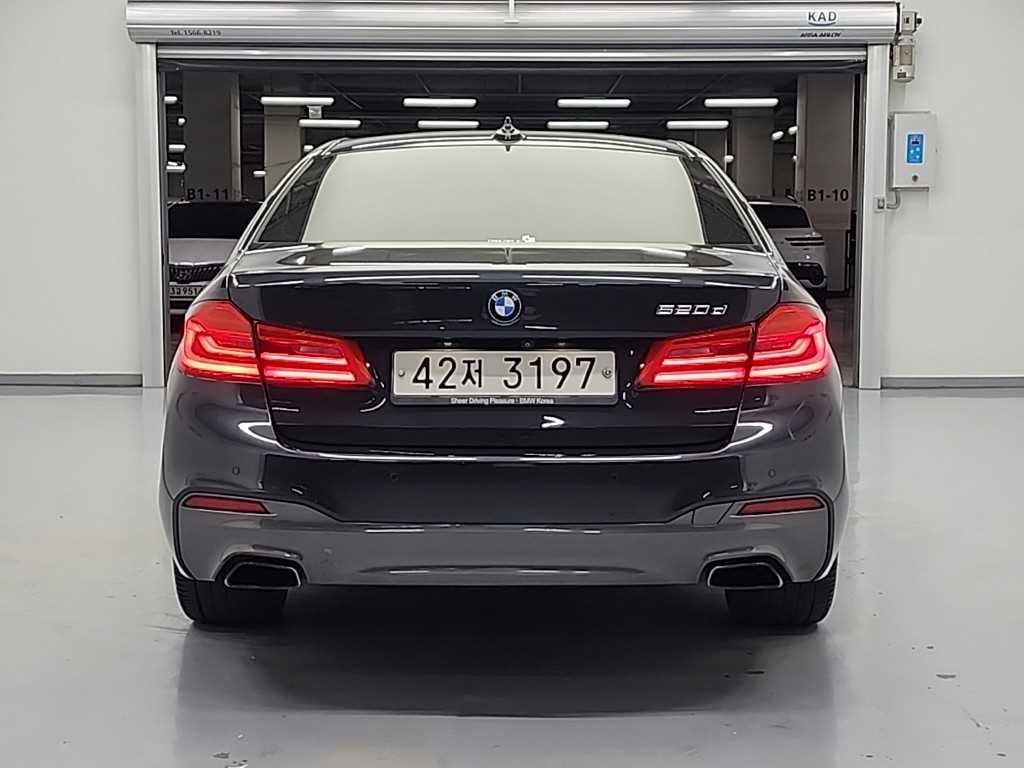 BMW 5시리즈 5시리즈 (G30) 520d M 스포츠 플러스 이미지 3