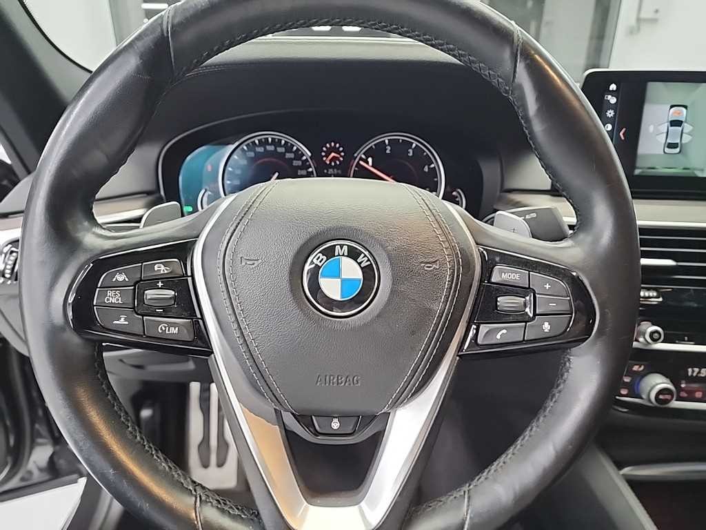 BMW 5시리즈 5시리즈 (G30) 520d M 스포츠 플러스 이미지 9