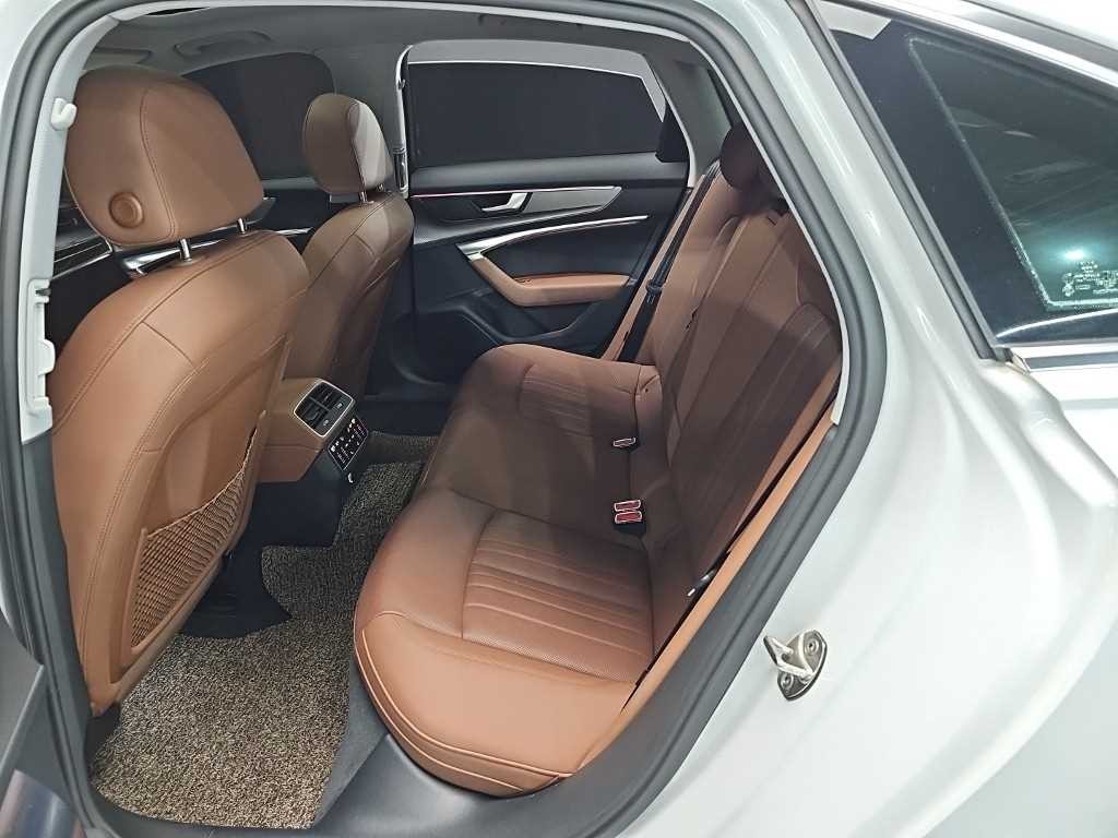 아우디 A6 A6 (C8) 45 TFSI 이미지 12