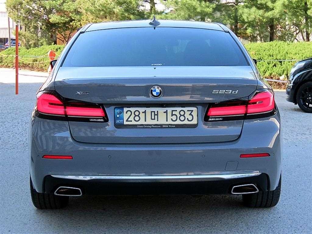 BMW 5시리즈 5시리즈 (G30) 523d xDrive M 스포츠 이미지 4