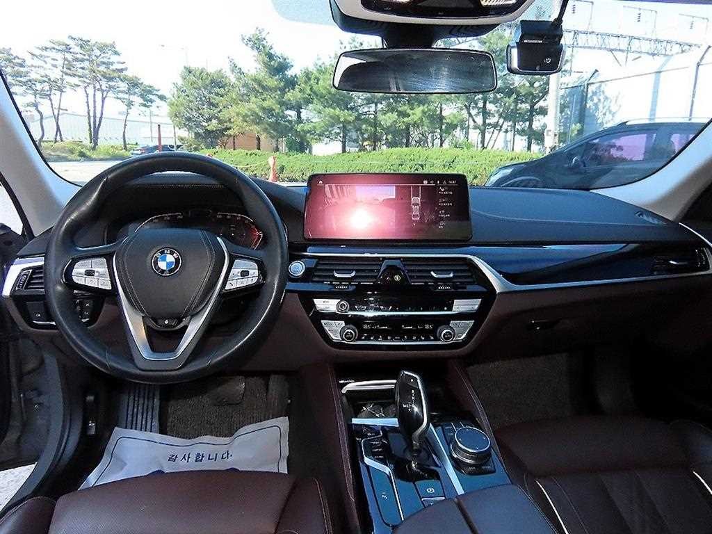 BMW 5시리즈 5시리즈 (G30) 523d xDrive M 스포츠 이미지 7