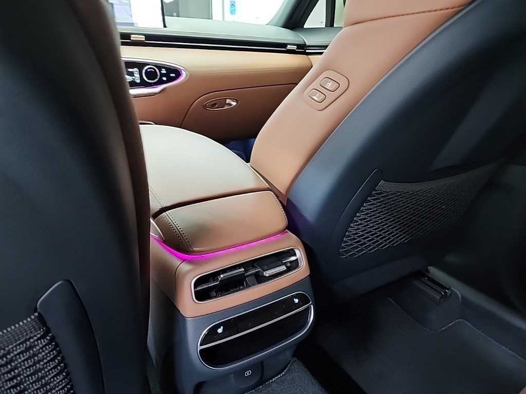 제네시스 GV70 2.2 디젤 AWD 이미지 13