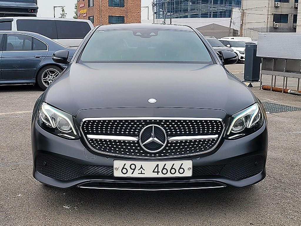 벤츠 E 클래스 E-클래스 W213 E220d 아방가르드 이미지 1