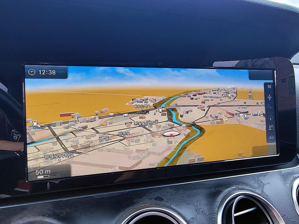 벤츠 E 클래스 E-클래스 W213 E220d 아방가르드 이미지 16