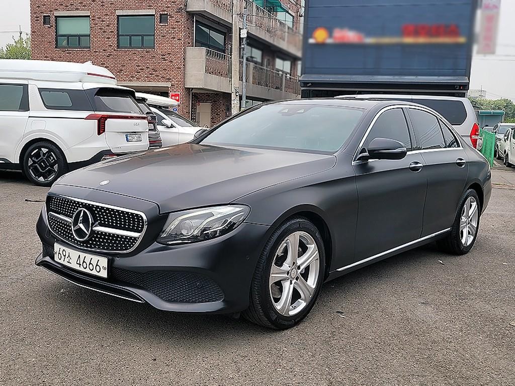 벤츠 E 클래스 E-클래스 W213 E220d 아방가르드 이미지 2