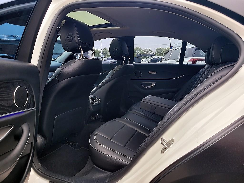 벤츠 E 클래스 E-클래스 W213 E220d 아방가르드 이미지 7
