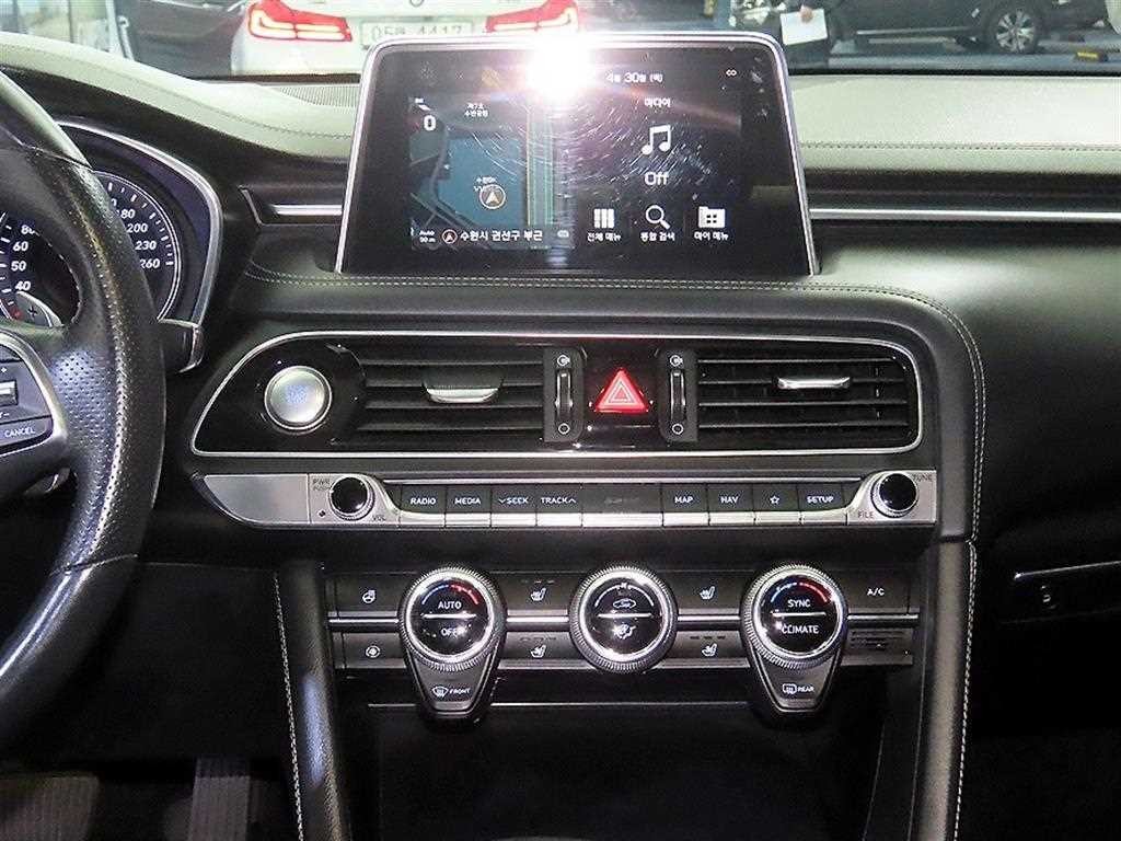 제네시스 G70 2.0T AWD 엘리트 이미지 11