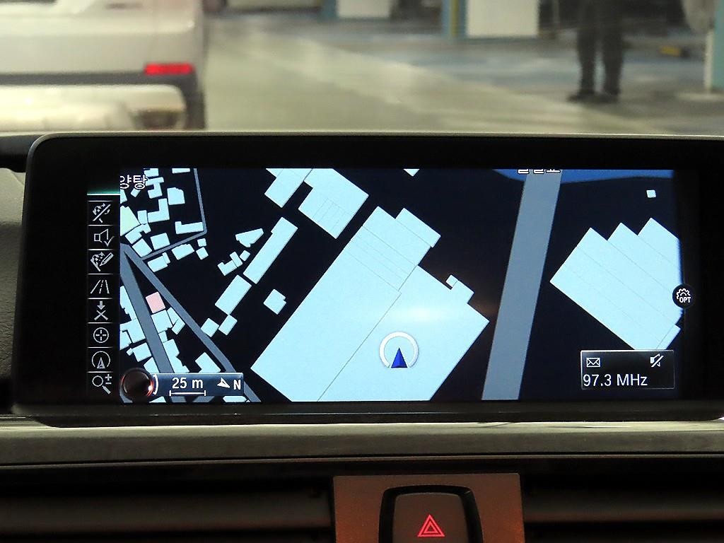 BMW 3시리즈 3시리즈 (F30) 320d 이미지 15