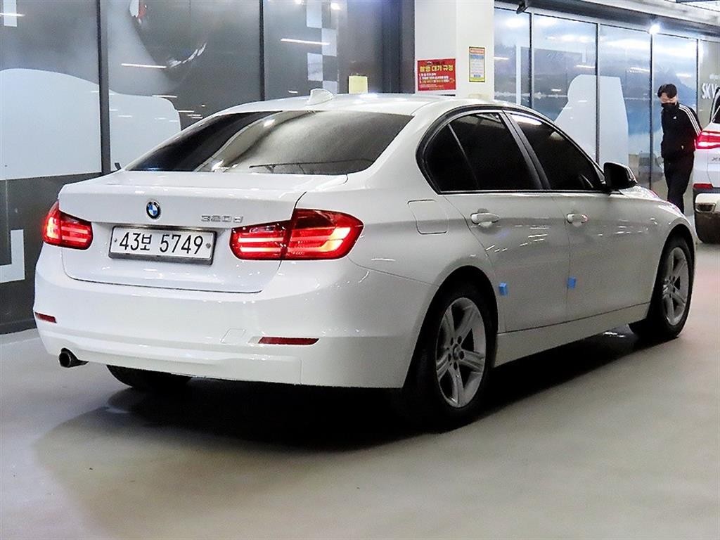 BMW 3시리즈 3시리즈 (F30) 320d 이미지 4