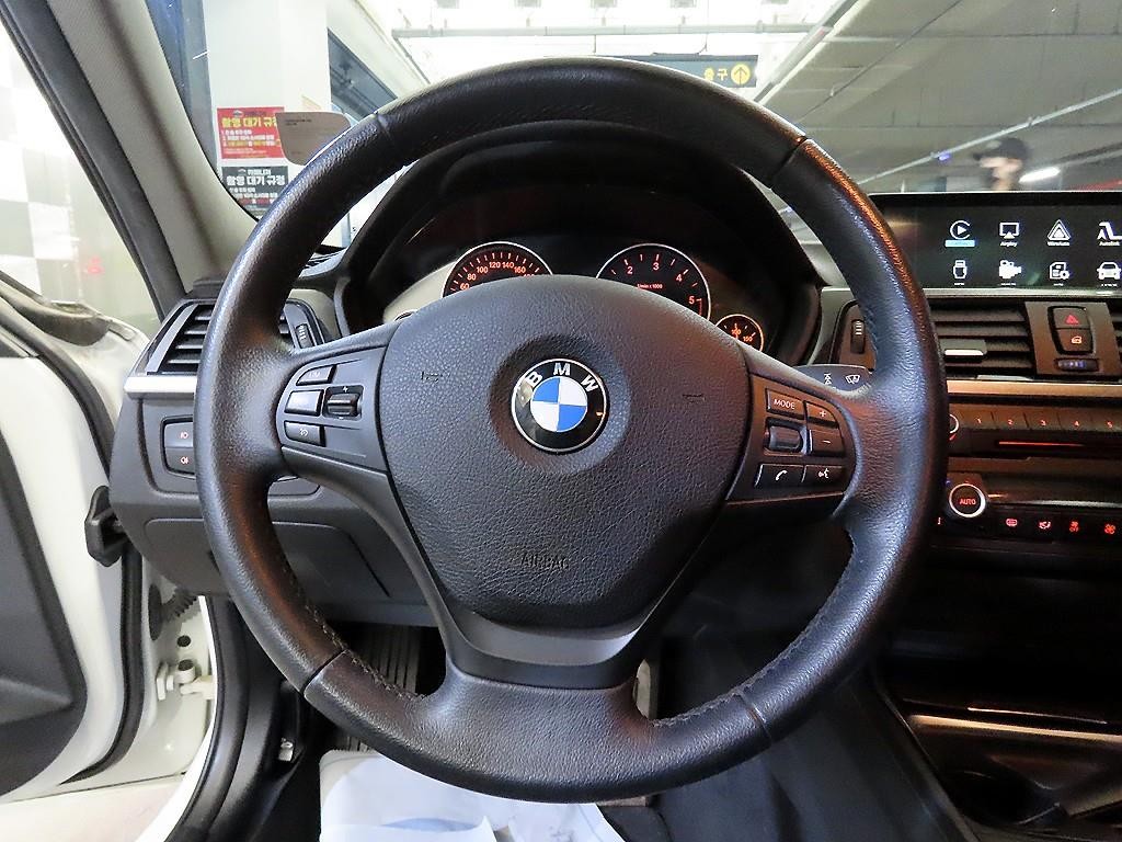 BMW 3시리즈 3시리즈 (F30) 320d 이미지 8