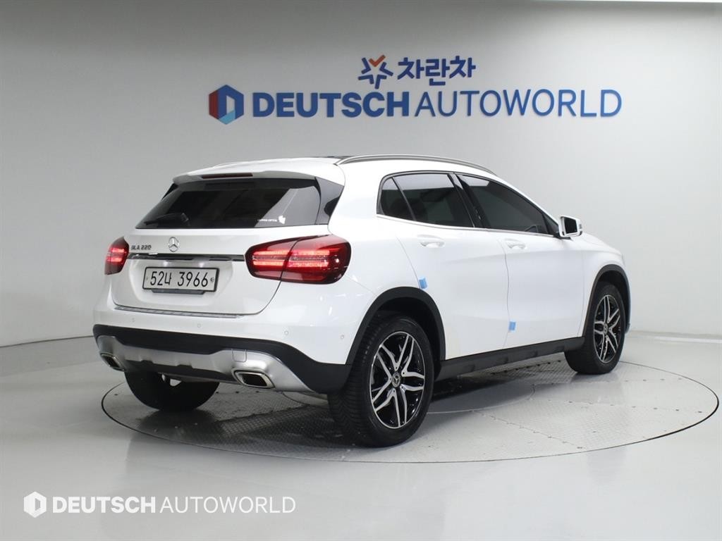벤츠 GLA 클래스 GLA클래스 X156 GLA220 프리미엄 이미지 4