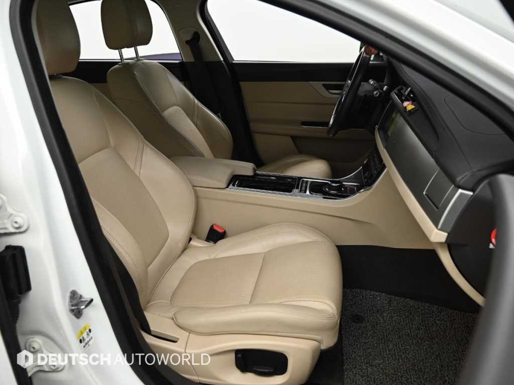 재규어 XF XF(X260) 2.0D 프레스티지 AWD 이미지 10