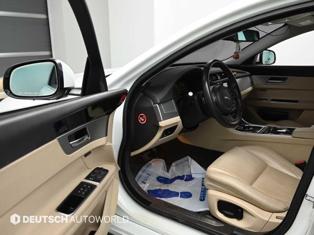 재규어 XF XF(X260) 2.0D 프레스티지 AWD 이미지 11